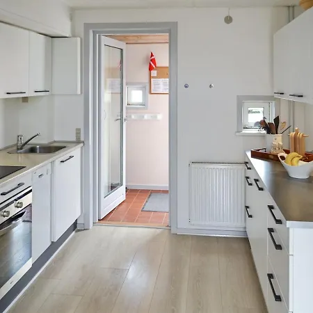 Apartment Nase - 2km From The Sea In Western Jutland By Interhome
