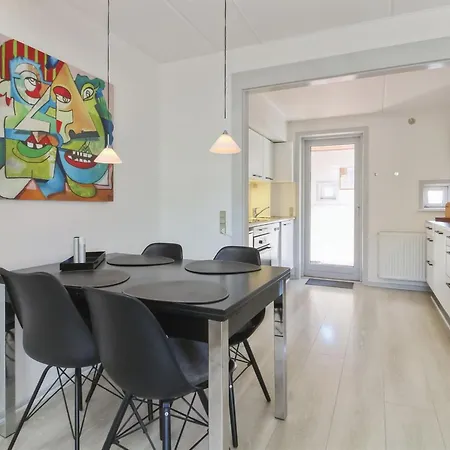 Nase - 2km From The Sea By Interhome Apartmán